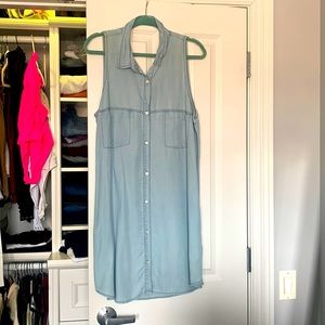 BB Dakota jean dress with open back. Size large. Perfect for country concerts!